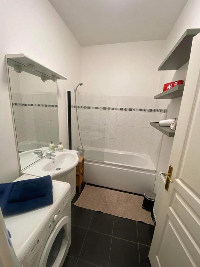 Le Carnot Appartement Avec 2 Chambres Separes Et Parking Privatif Et Securise Arras Bagian luar foto
