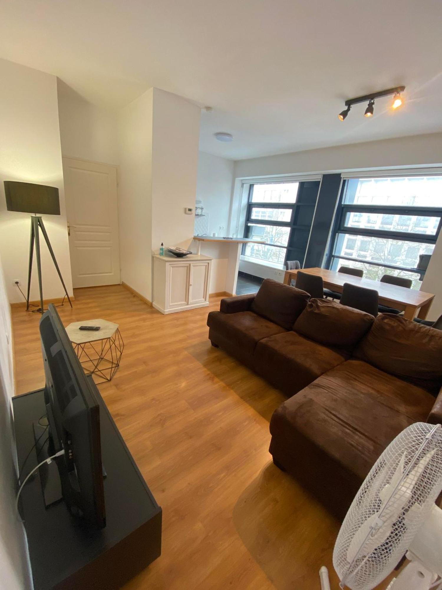 Le Carnot Appartement Avec 2 Chambres Separes Et Parking Privatif Et Securise Arras Bagian luar foto